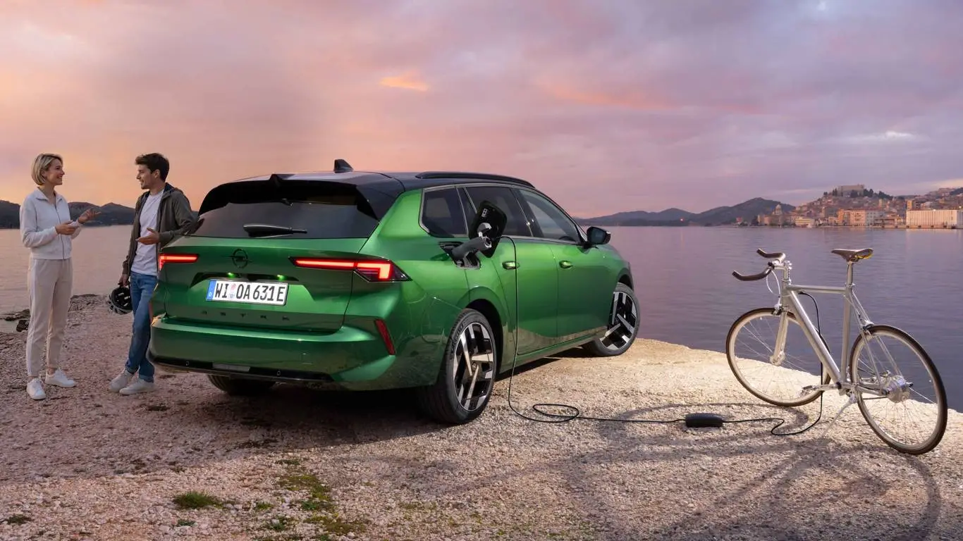 Opel implementa la tecnología V2L en toda su gama eléctrica