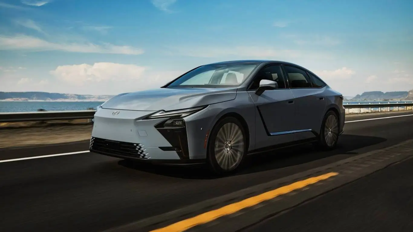 Lexus ES lanzamiento eléctrico en el Reino Unido: detalles de precio, especificaciones y autonomía.