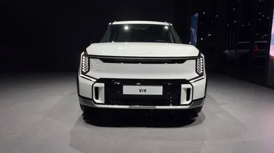 Kia EV9 auf der BIMOS 2026: Luxus-Refresh statt mehr Leistung