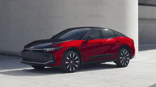 Toyota Crown 2027: új hibrid rendszer, ugyanaz a fogyasztás