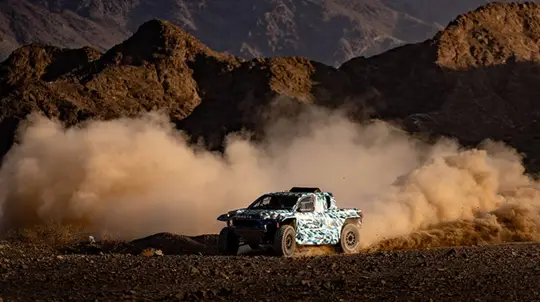 토요타 DKR GR FC Hilux: 수소 연료전지 픽업, 2027 다카르 랠리로 향하다