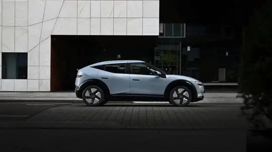 Hyundai IONIQ 3: standardversionen når nästan 500 km räckvidd