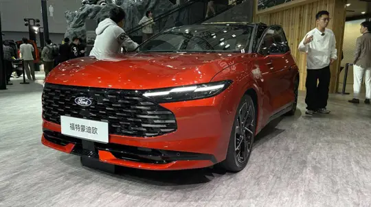 Ford 2026-ban: közel 10 millió járművet hívnak vissza