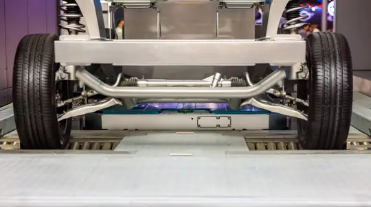 Las baterías de estado sólido se acercan: 375 Wh/kg, carga en 18 minutos y meta en 2029