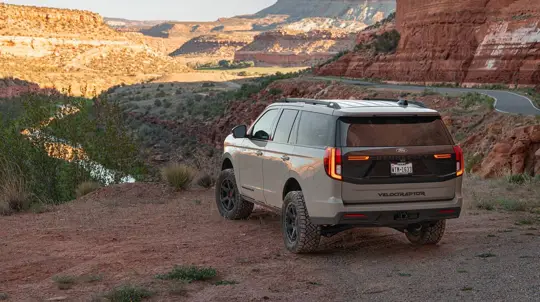 Hennessey VelociRaptor SUV Expedition: Ford cu trei rânduri, Brembo și lift