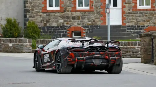 Lamborghini Revuelto SV: cel mai dur V12 al mărcii