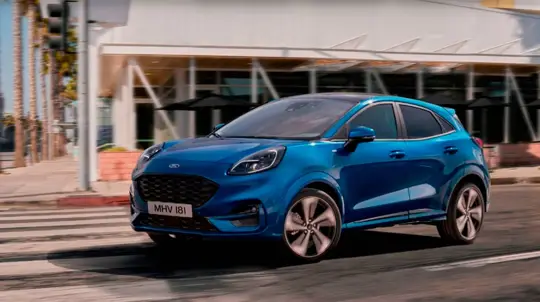 Ford Puma Gen-E Black Edition: nuova livrea Azura Blue