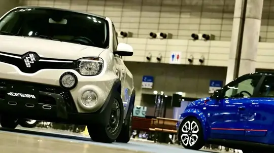 Hatano C'eLavie Cross: Renault Twingo als Crossover mit Porsche-911-Dakar-Design