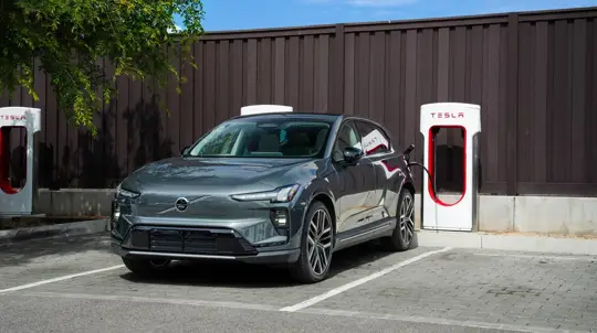 Volvo EX90 Gets Plug & Charge in the U.S.: One Less Step at the Charger