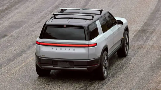 Rivian R2 dostává aktualizace rychleji než vlajkový R1