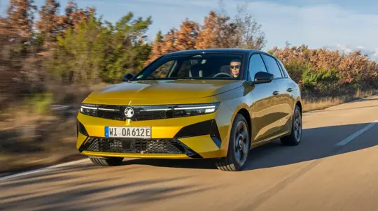 Vauxhall Astra sans hybride moins chère : le prix chute à 27 495 £