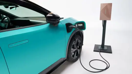 Nissan e Valeo lanciano il V2G: l’auto elettrica entra nella rete