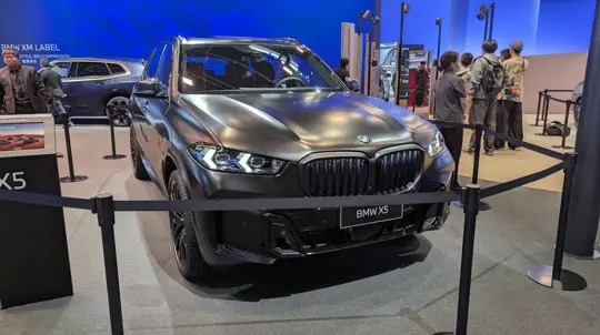 Uusi BMW X5: viisi voimanlähdettä dieselistä vetyiX5:een