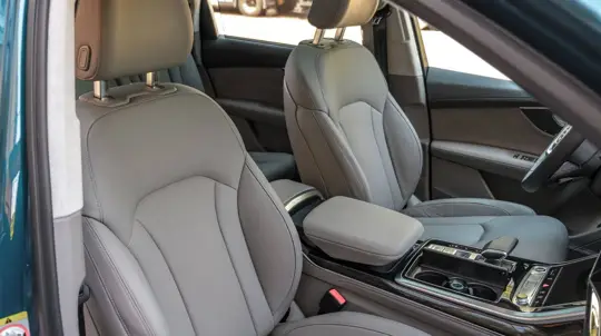 Autoreinigung selbst gemacht: Tipps für Innenraum in 1-2 Stunden