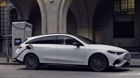 Mercedes CLA 200+ EQ: 730 km di autonomia da 49.650 euro