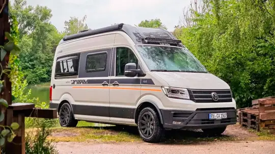 Carado CV595 X-Edition: kompakt 4x4 lakóautó VW Crafter alapokon