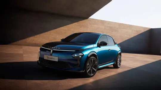 Lancia Ypsilon elétrico faz 771 km com uma carga em Paris