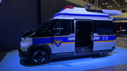 Kia PV5 auf der BIMOS 2026: Elektro-Van als Polizei-, Bank- und Business-Variante