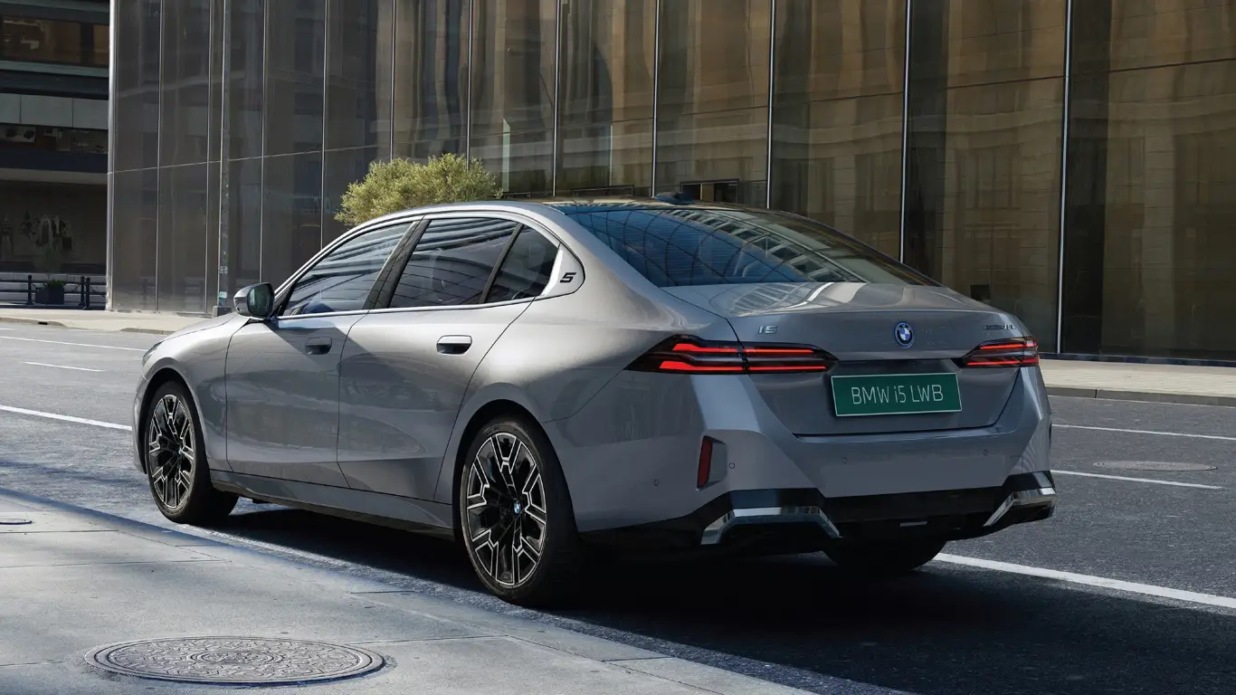 BMW i5 LWB