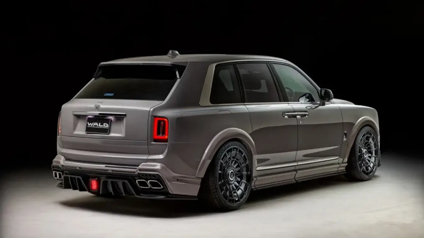 Rolls-Royce Cullinan Sports Line Black Bison Edition