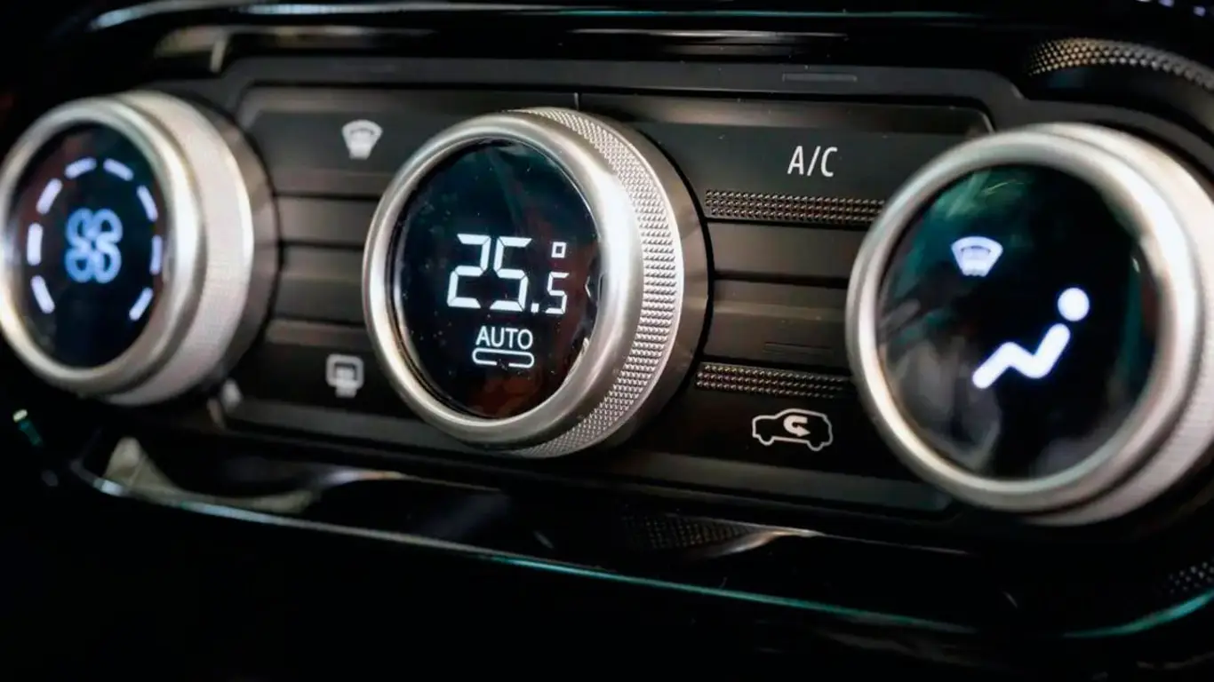 Lada Aura