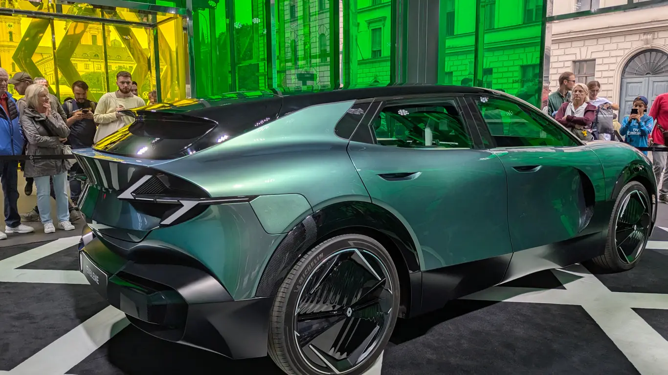 IAA 2025 / Renault Embleme