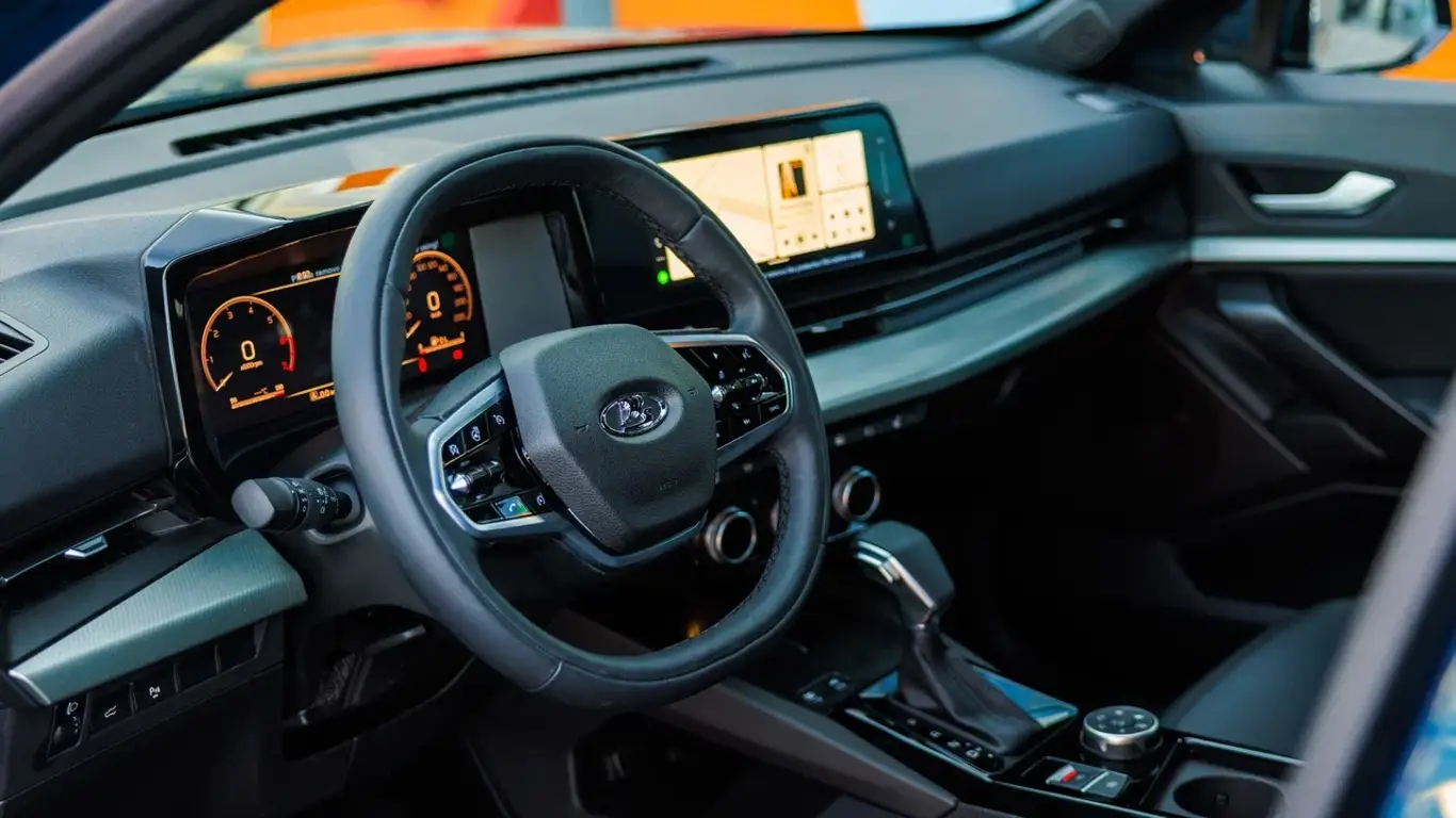 LADA Azimut