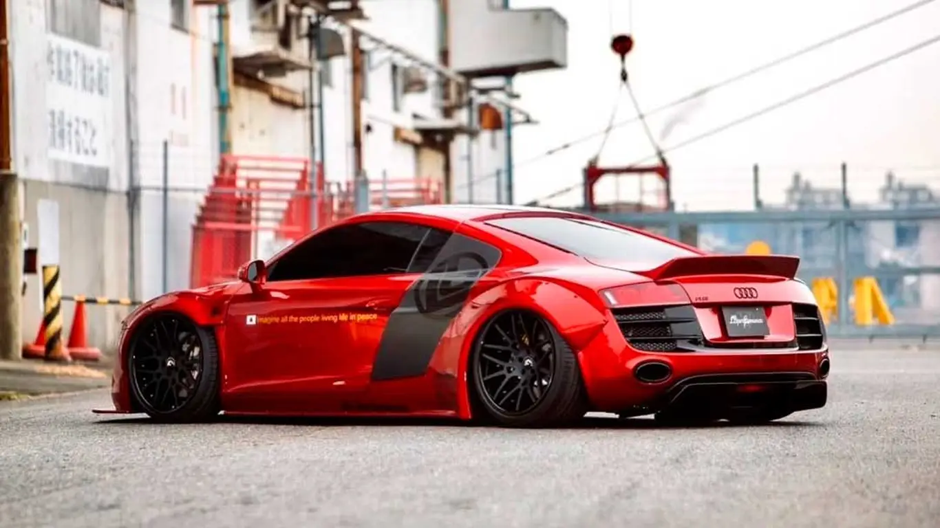 Liberty Walk,Audi R8