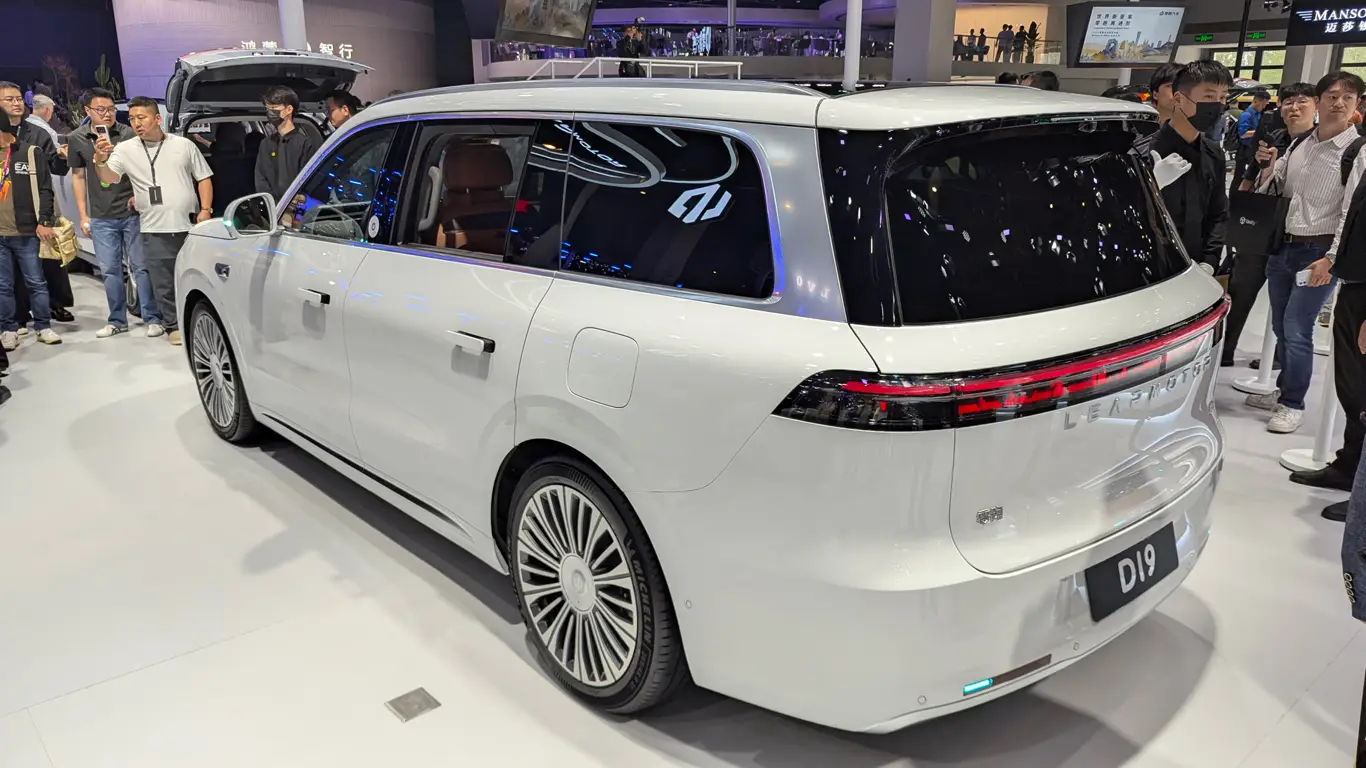 Leapmotor D19 / автосалон в Пекине 2026