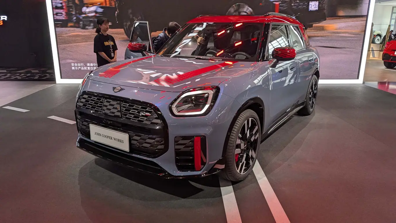 Автосалон в Пекине 2026 / Стенд MINI