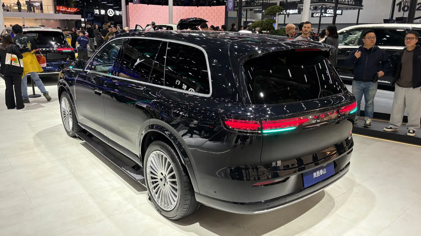 Автосалон в Гуанчжоу 2025 / Voyah Taishan