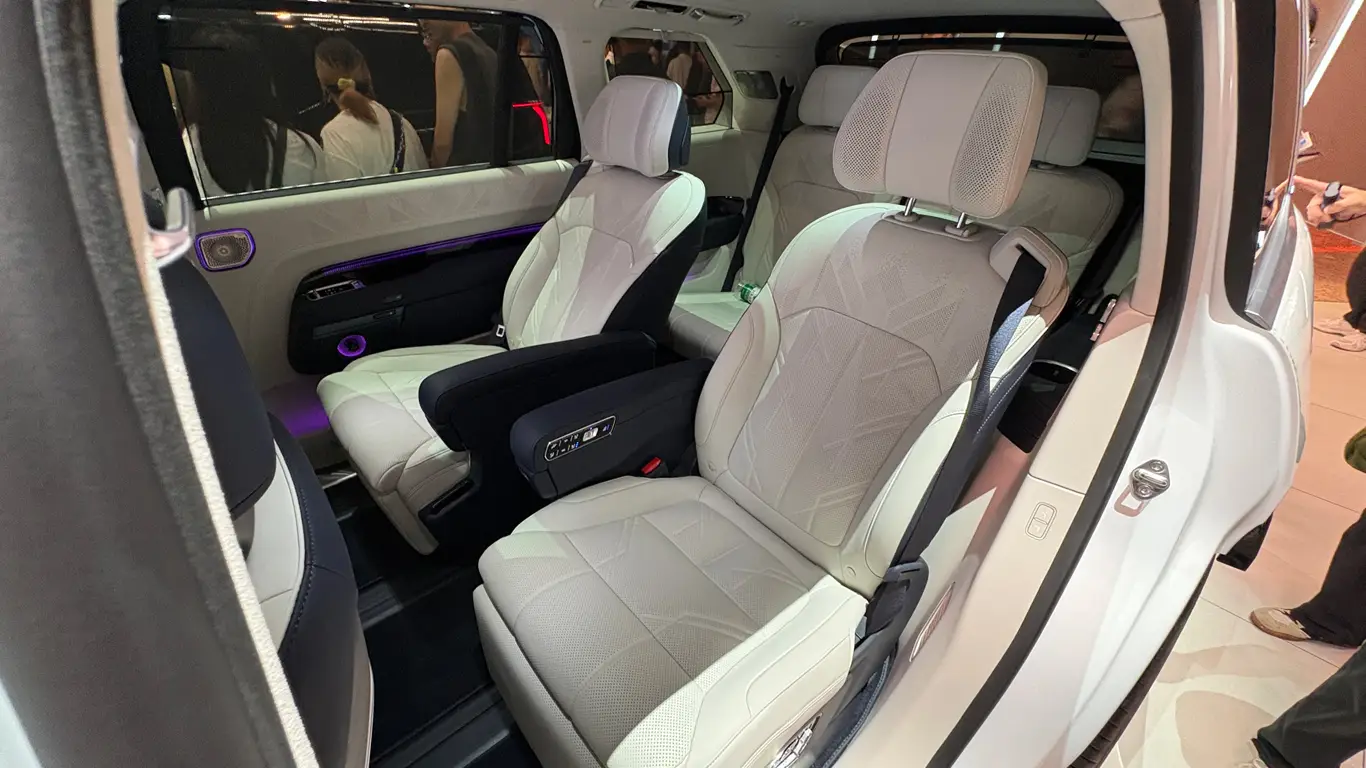 Автосалон в Чэнду 2026 / Zeekr 9X