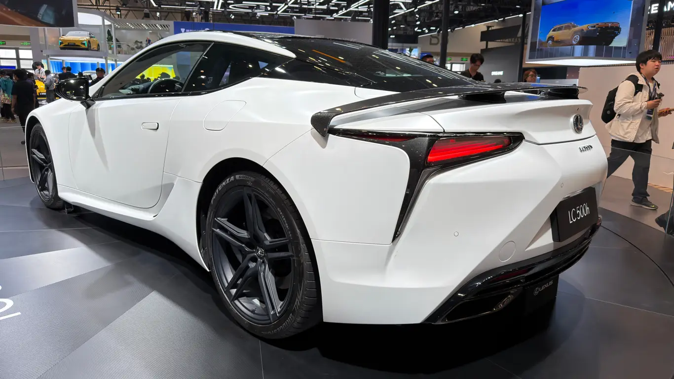 Автосалон в Пекине 2026 / Lexus LC500h