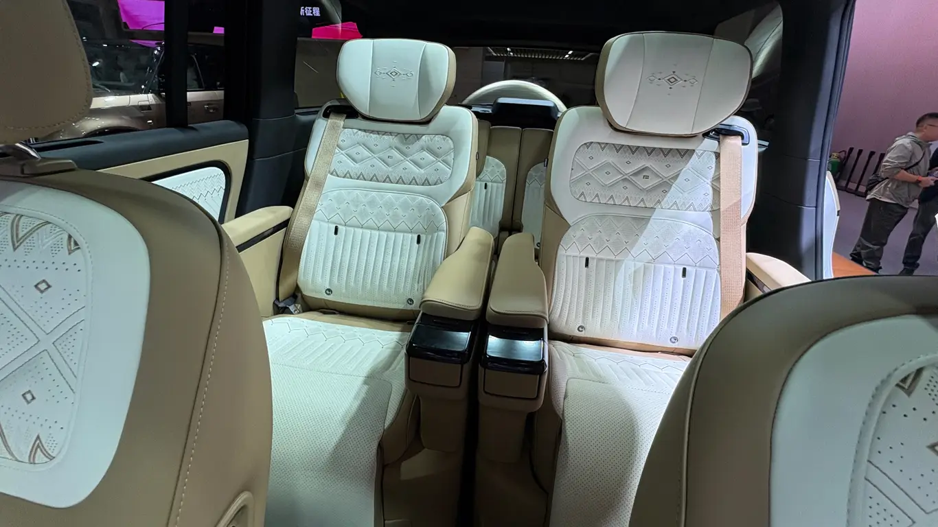 Автосалон в Гуанчжоу 2024 / Rox Adamas