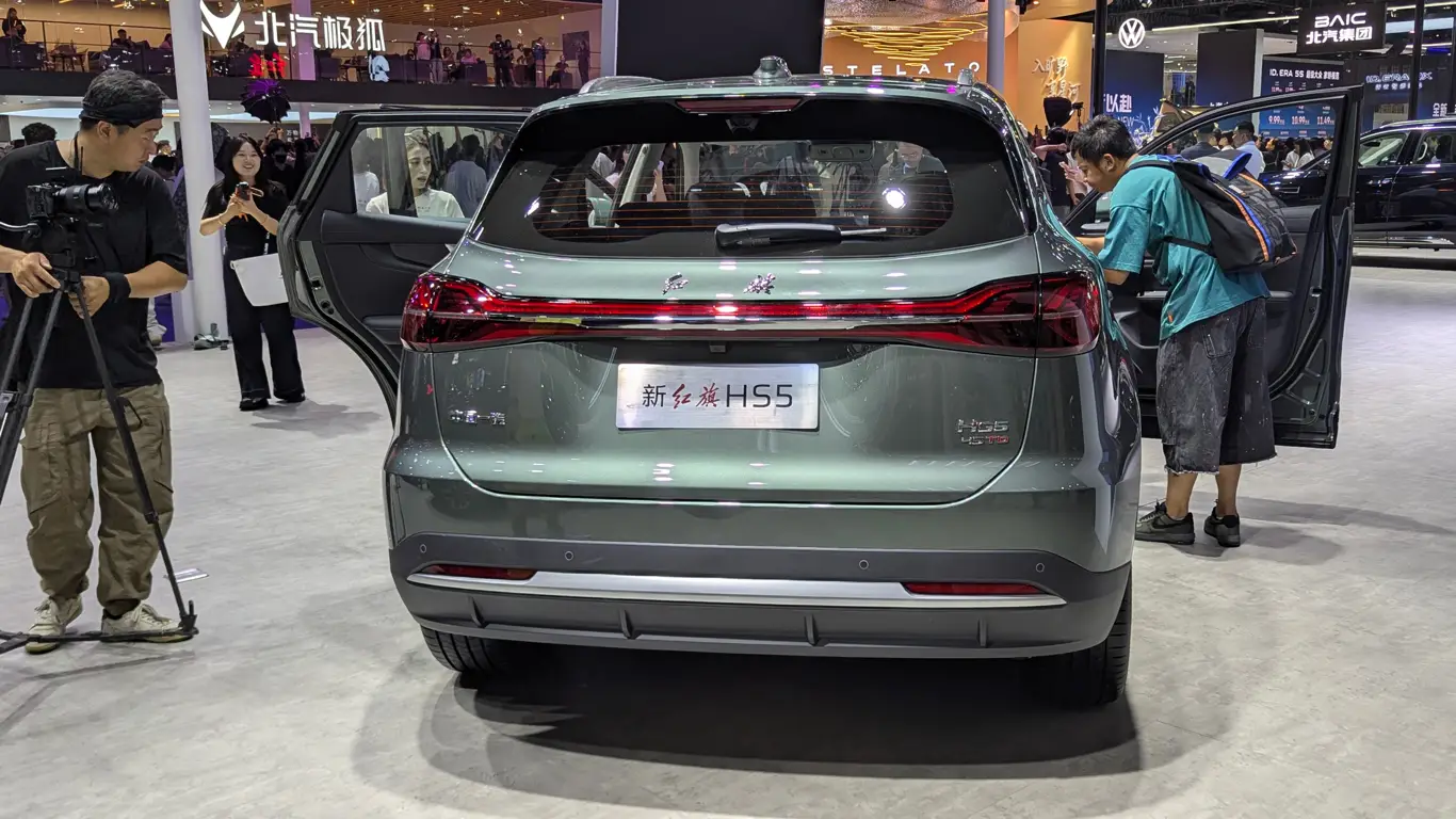 Автосалон в Чэнду 2026 / Hongqi HS5