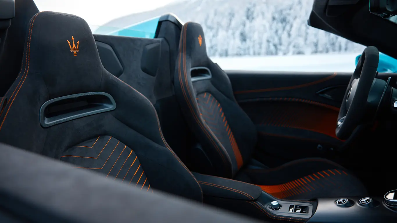 Maserati MCPURA Cielo Frozen Magma