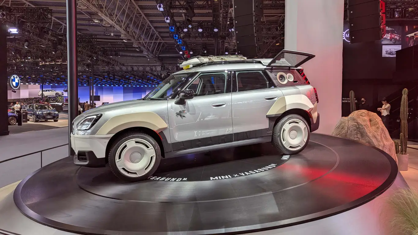 Автосалон в Пекине 2026 / Стенд MINI