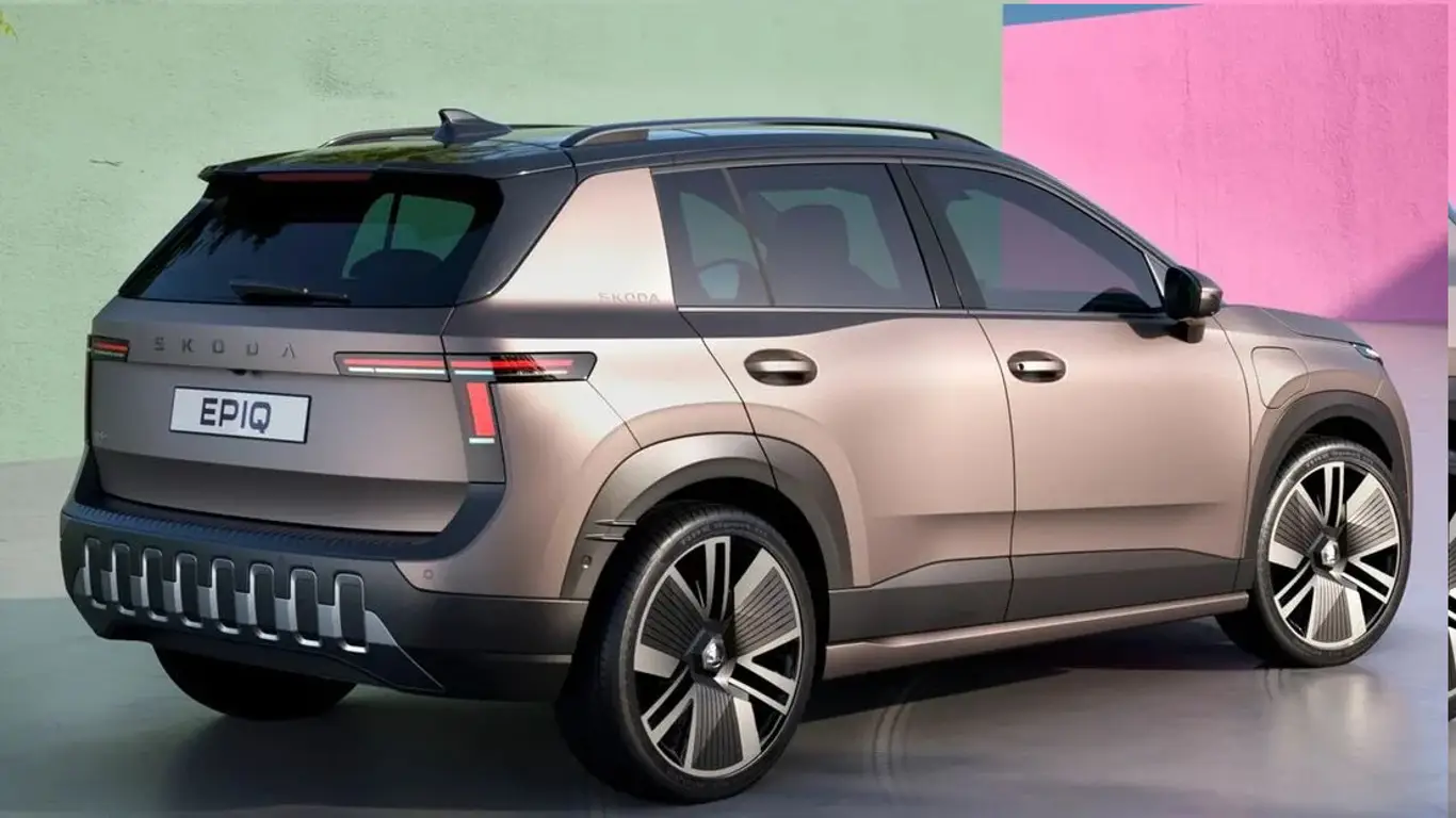 Вид сзади на новый Skoda Epiq