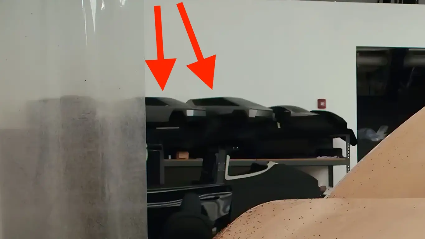 Постер с новинками Tesla