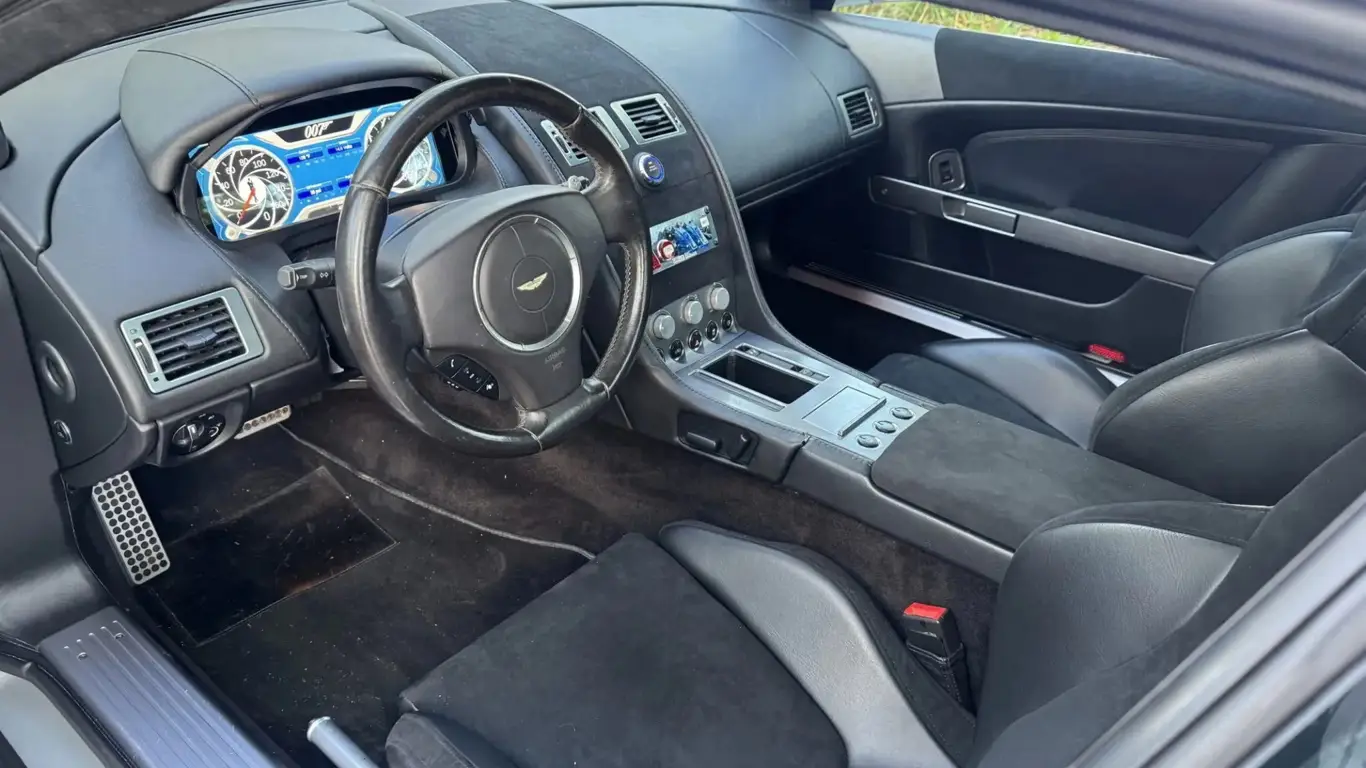 Aston Martin DB9