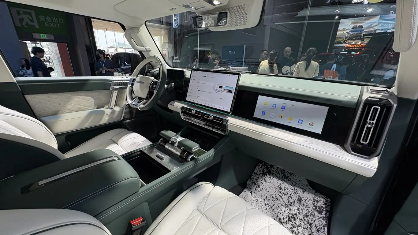 Автоновости на 32CARS / Dongfeng M-Hero