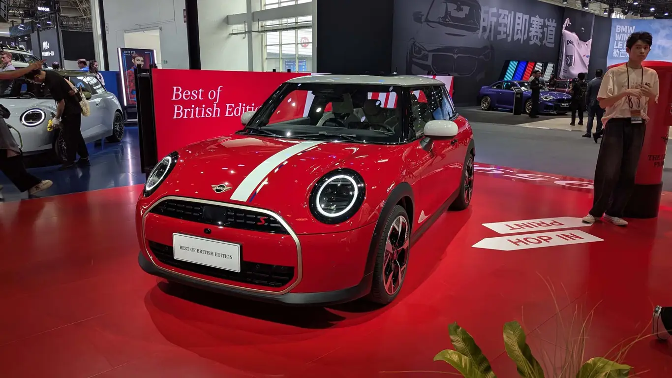 Автосалон в Пекине 2026 / Стенд MINI