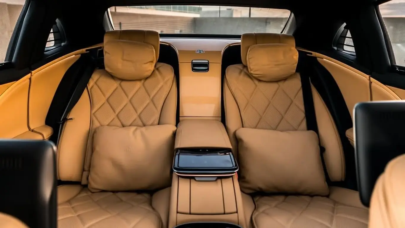 Автоновости на 32CARS.RU / Mercedes-Meybach S680 Virgil Abloh Edition