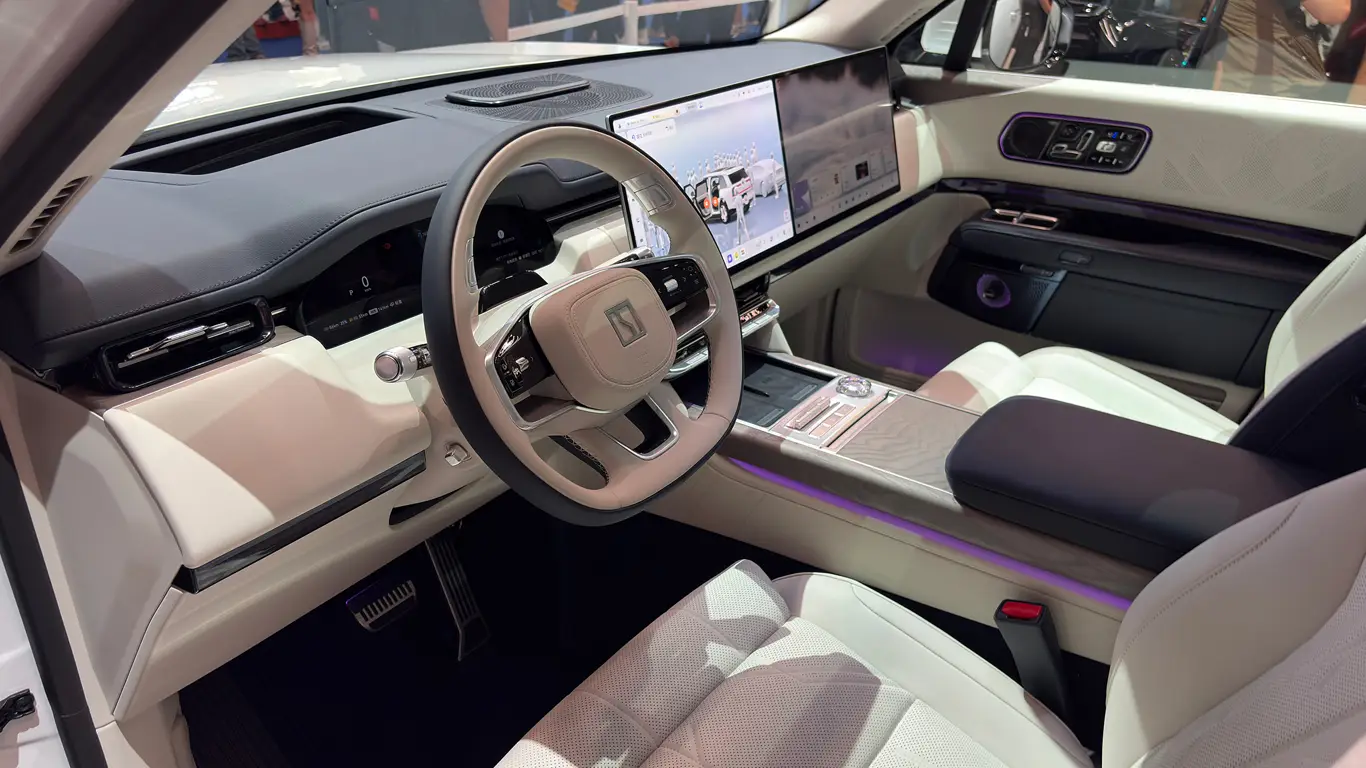 Автосалон в Чэнду 2026 / Zeekr 9X