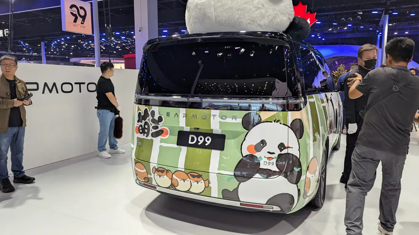 Автосалон в Пекине 2026 / Leapmotor D99