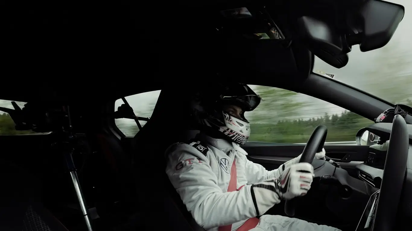 Автоновости на 32CARS.RU / Volkswagen Golf GTI Edition 50