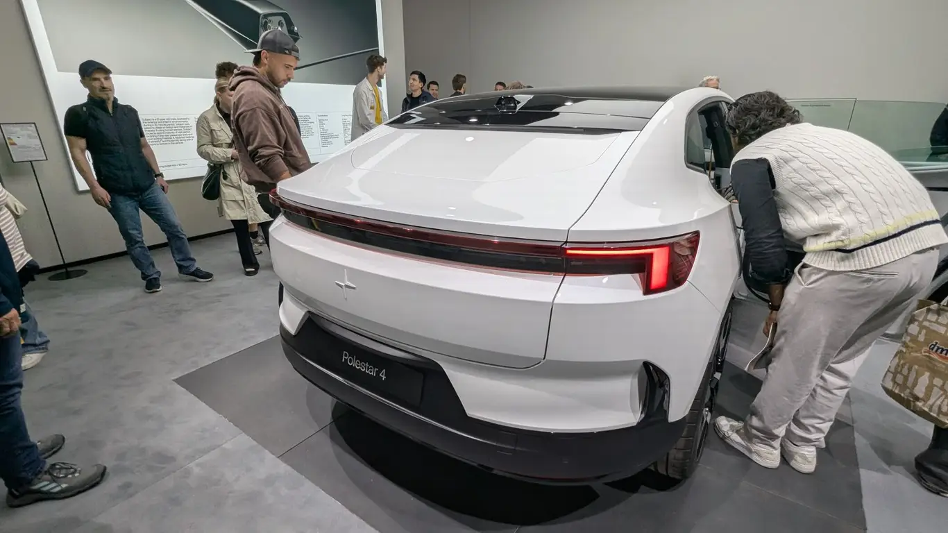 Старый Polestar 4