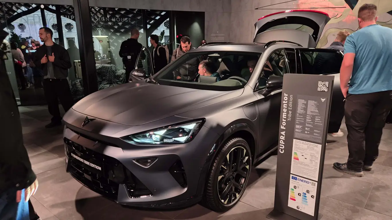 IAA 2025 / стенд Cupra