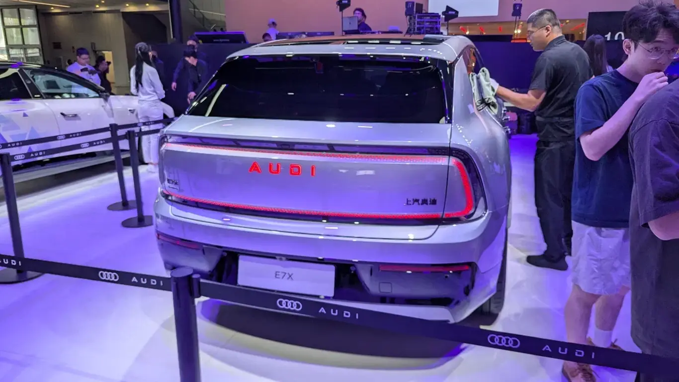 AUDI E7X