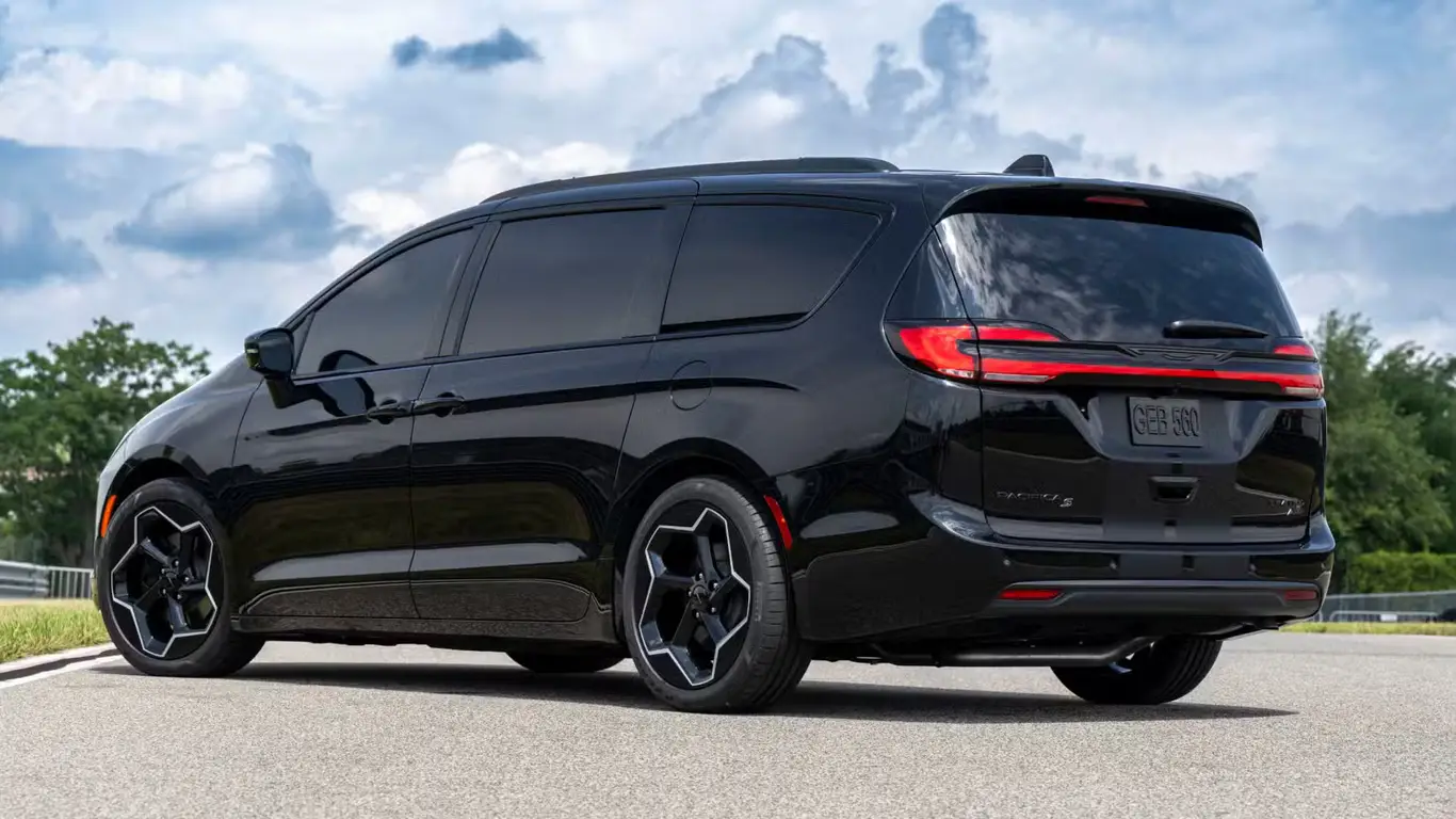Chrysler Pacifica VANkulture: тормоза 391 мм, Vossen и занижение 63,5 мм